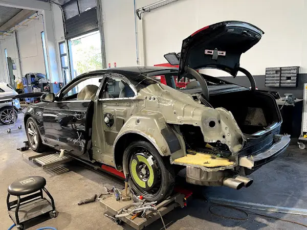 Photo publiée sur la fiche Google de AXIAL - Carrosserie Nomy Nice Ouest, Nice