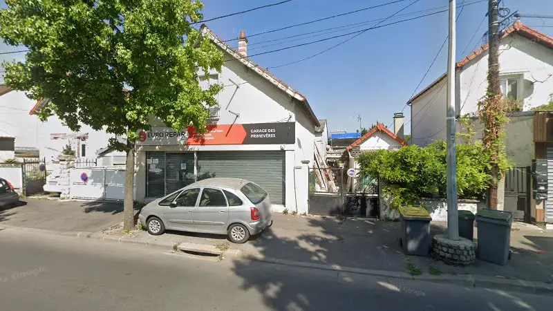 Vue de la rue devant Garages Des Primeveres. EUROREPAR CAR SERVICE, Sevran