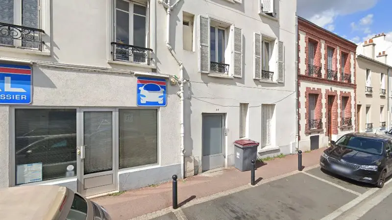 Vue de la rue devant AXIAL - Carrosserie Alfort, Alfortville