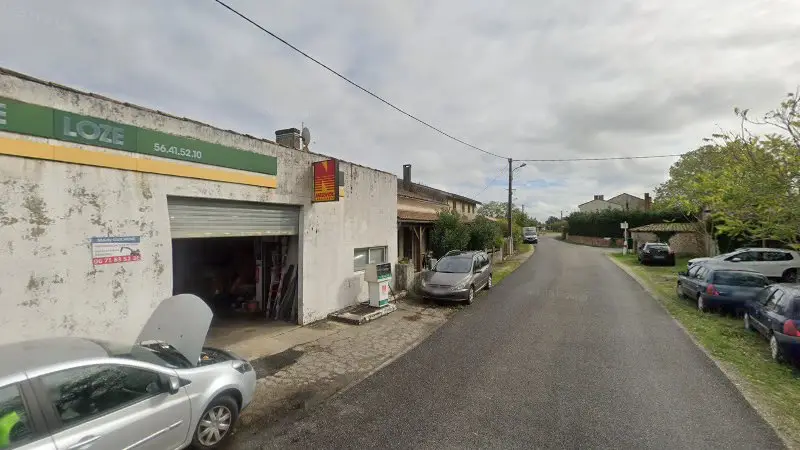 Vue de la rue devant Garage Loze Michel, Jau-Dignac-et-Loirac