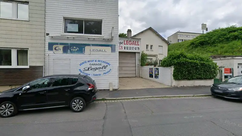 Vue de la rue devant TOP CARROSSERIE - GARAGE LEGALL, Saint-Lô