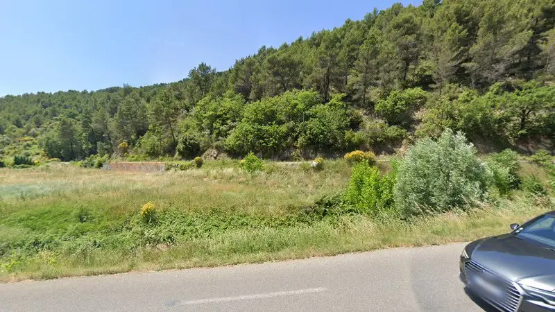 Vue de la rue devant Mon Garage - Mon Carrossier, Buis-les-Baronnies