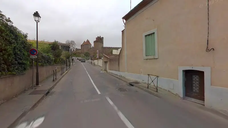 Vue de la rue devant Taller clandestino, Carcassonne