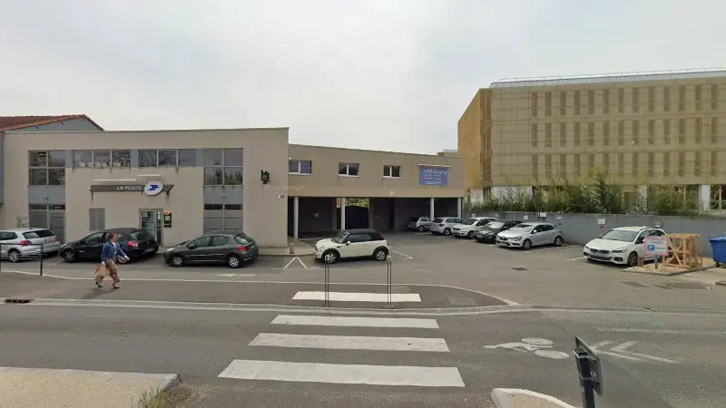 Vue de la rue devant TMS Avignon : Mécanique à domicile - Garage automobile - Atelier mobile - Particuliers & Pros - Avignon et alentours, Avignon