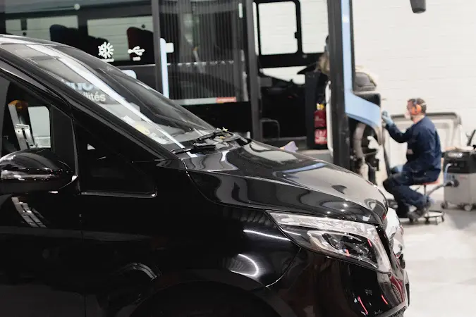 Photo publiée sur la fiche Google de CBS Carrosserie Bus Services - Carrossier pour professionnels, Saint-Ouen-l'Aumône