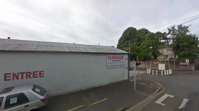 Vue de la rue devant Mon Garage - Mon Carrossier, Chambray-lès-Tours