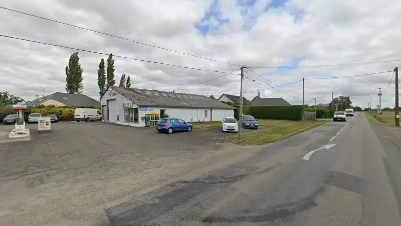 Vue de la rue devant AD Garage Expert FOUQUENET V., Saint-Poix