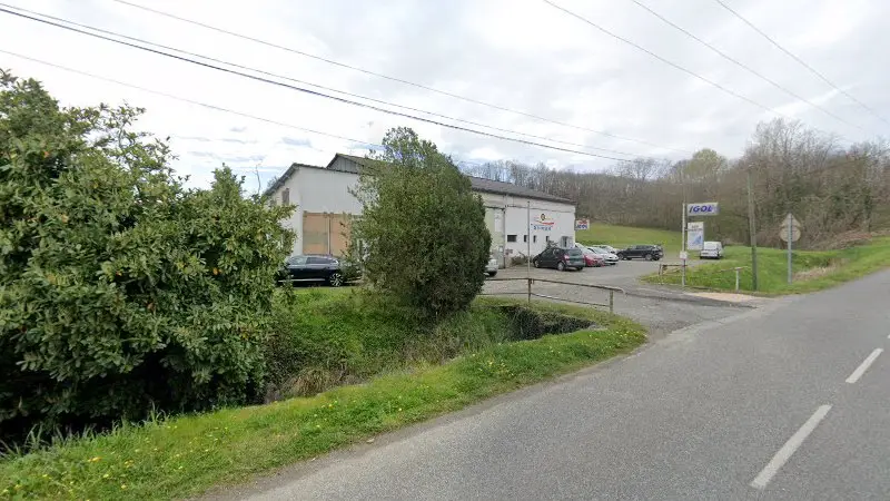 Vue de la rue devant L'ATELIER OCCITAN, Salies-du-Salat