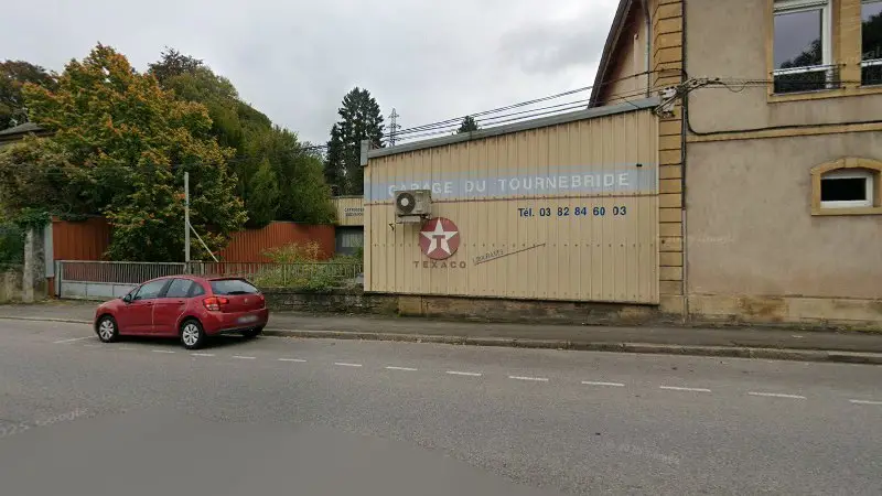 Vue de la rue devant Garage du Tournebride, Hayange