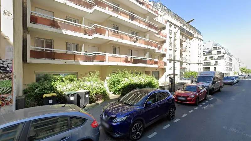 Vue de la rue devant Dream cars, Rosny-sous-Bois