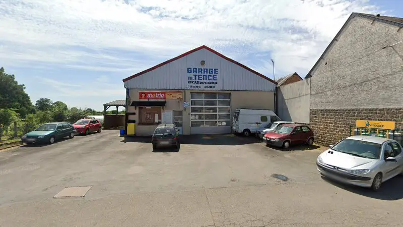 Vue de la rue devant Garage Tence auto services, Saint-Mars-d'Égrenne