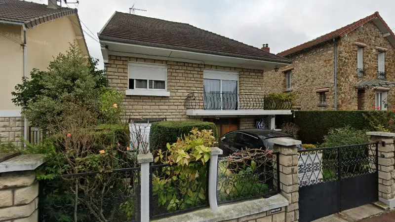 Vue de la rue devant A.F. Mécanique Automobile, Eaubonne