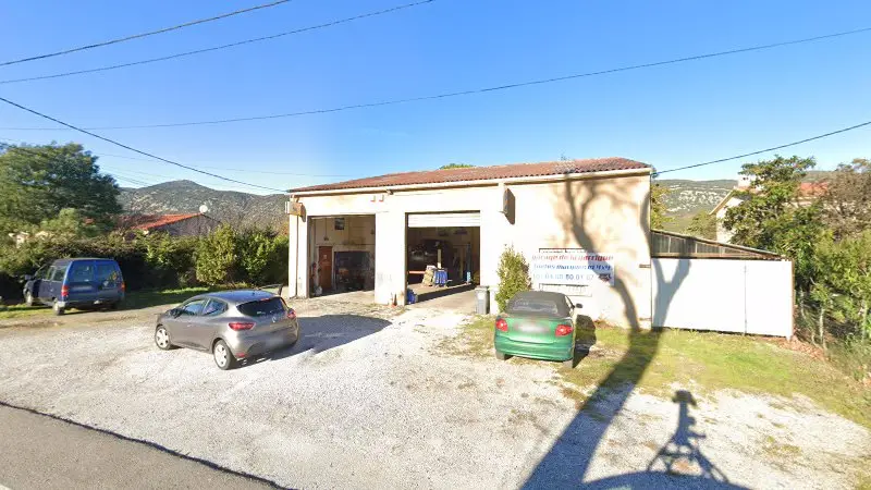 Vue de la rue devant Garage de la Garrigue, Caudiès-de-Fenouillèdes