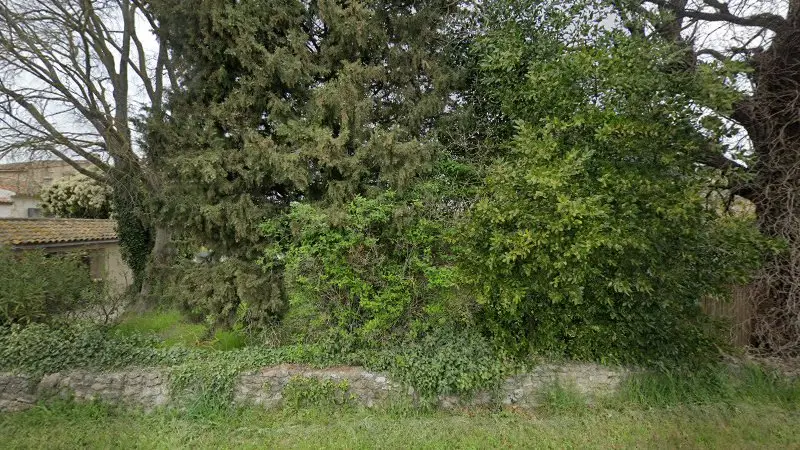 Vue de la rue devant Carrosserie REYRE, Vernègues