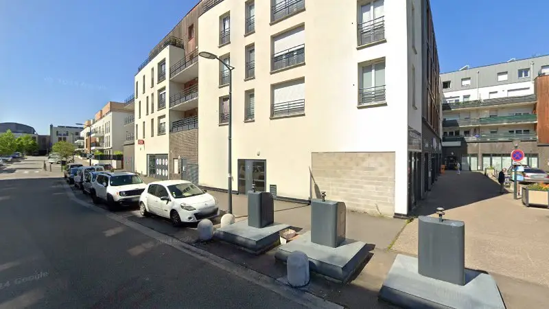 Vue de la rue devant Depanne pneu 24h/24 ( dépannage pneu crevé / pneu à domicile), Rosny-sur-Seine