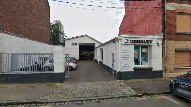 Vue de la rue devant GARAGE HEUGEBAERT, Armentières