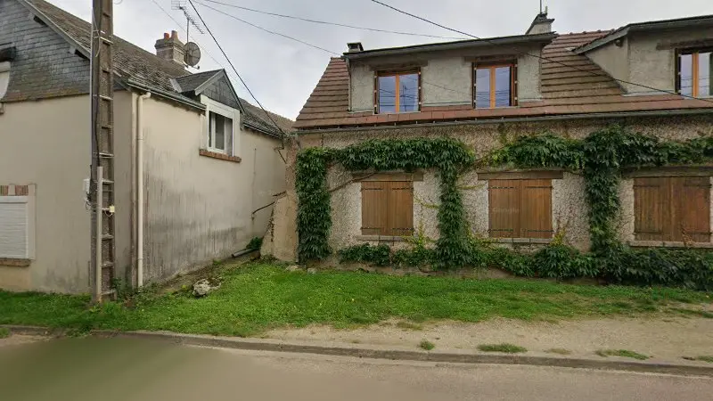 Vue de la rue devant vagshop-france, Chaussy