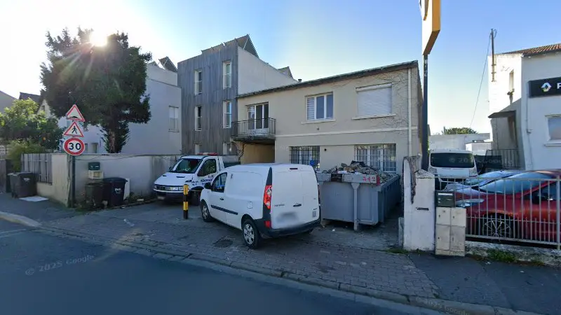 Vue de la rue devant Garage Fourny Auto, Champigny-sur-Marne