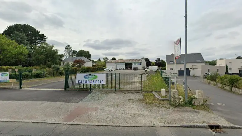 Vue de la rue devant grandchamp carrosserie, Grandchamp-des-Fontaines