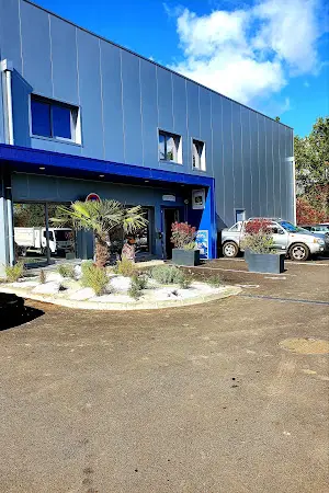 Photo publiée sur la fiche Google de Garage Wood Des Roches, Châteaufort