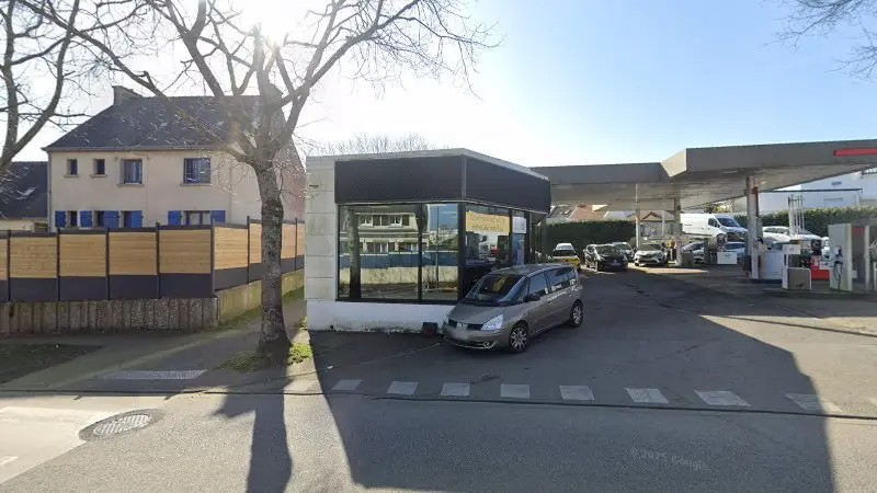 Vue de la rue devant GARAGE Chaumereuil - Dacia Dealer, Lorient