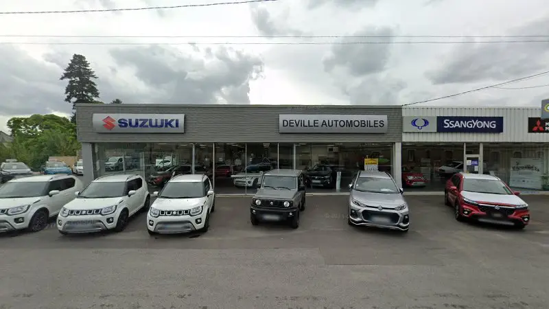 Vue de la rue devant Mitsubishi Motors Charleville Mezières, Charleville-Mézières