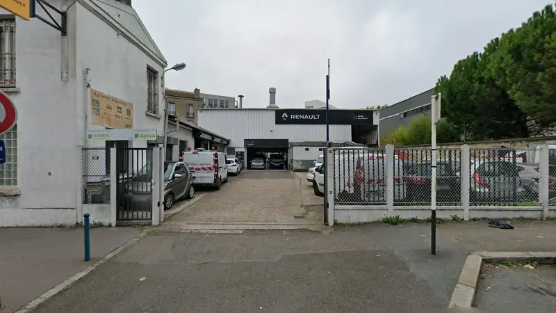 Vue de la rue devant RENAULT GARAGE DES NATIONS AGENT, Romainville