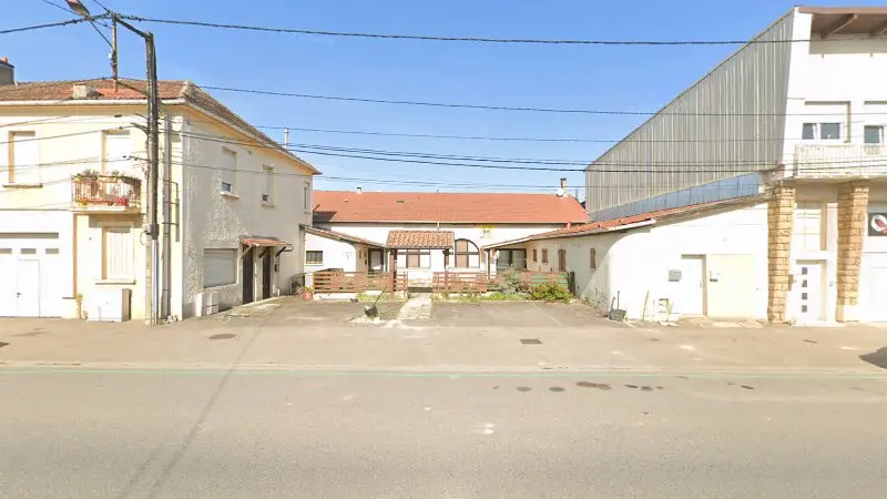 Vue de la rue devant CARVENTIS, Maizières-lès-Metz