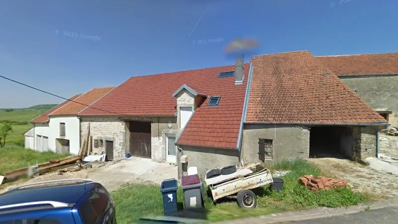Vue de la rue devant twenty four fab,s garage, Heuilley-le-Grand