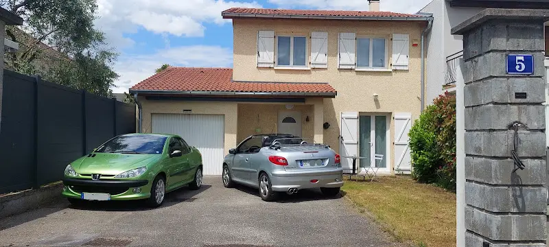 Photo publiée sur la fiche Google de Répar'toit 206cc, Villeurbanne