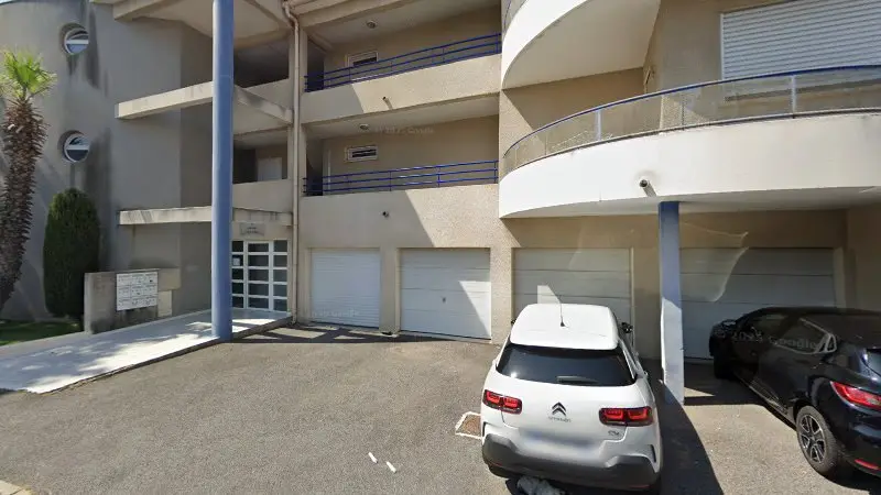 Vue de la rue devant Diagnostique Auto 66000, Perpignan VAG, Perpignan