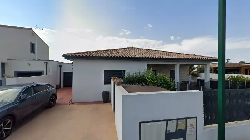 Vue de la rue devant DA AUTOMOBILES, Cazouls-lès-Béziers