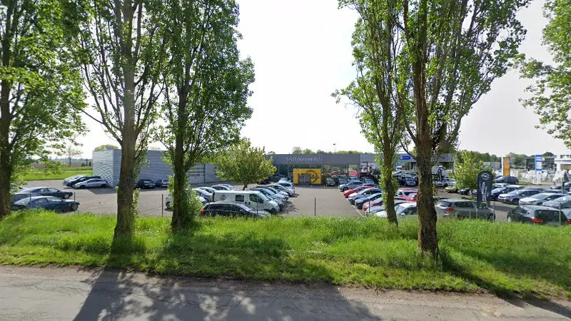Vue de la rue devant Opel Rosheim - Grand Est Automobiles, Rosheim