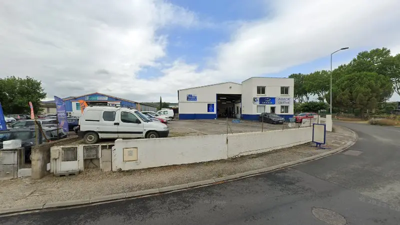 Vue de la rue devant TOP GARAGE ABADIE GERME - Garage automobile Limoux, Limoux