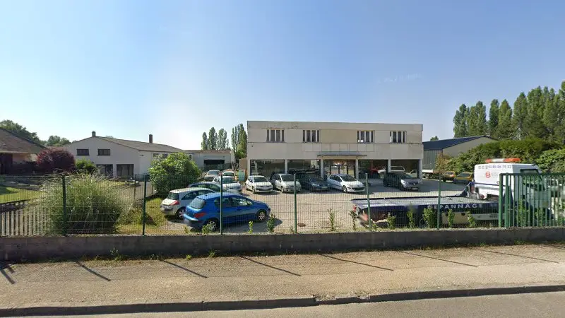 Vue de la rue devant Eurorepar Garage Auto Excellence, Chevigny-Saint-Sauveur