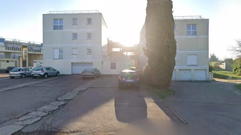 Vue de la rue devant Jermycars, Champagne-sur-Seine