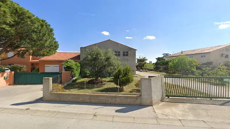 Vue de la rue devant Garage Diégo Trujillo, Villeneuve-de-la-Raho