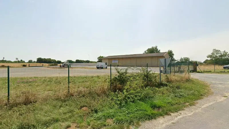 Vue de la rue devant Eurorepar Garage Texier, Romagne