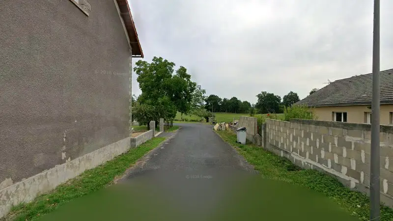 Vue de la rue devant GARAGE PREMIER - GARAGE DOULCET, Champagnac