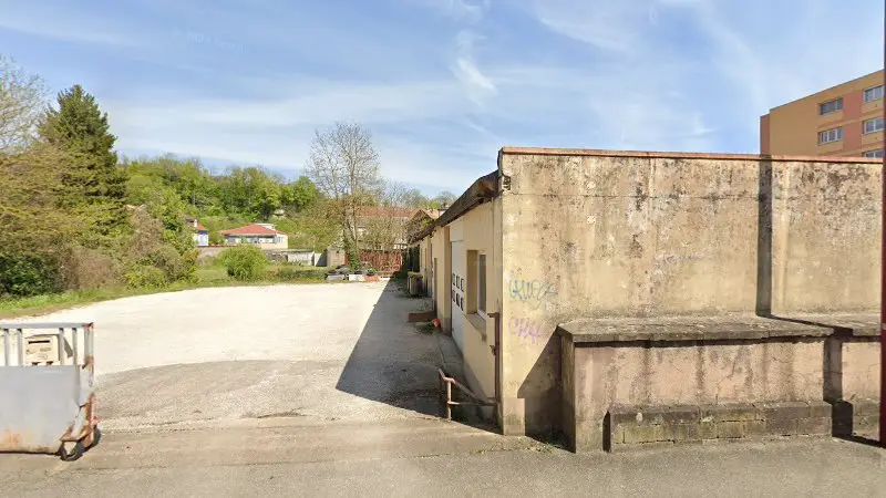 Vue de la rue devant Non Stop Carrosserie SARL, Belfort