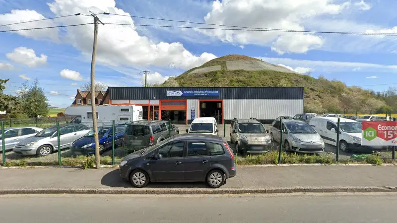 Vue de la rue devant Euro Repar, Haillicourt