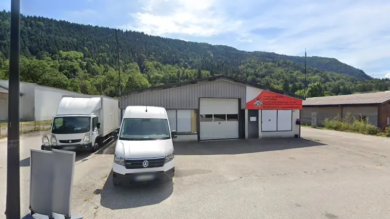Vue de la rue devant GARAGE MC MOTORS, Aime-la-Plagne