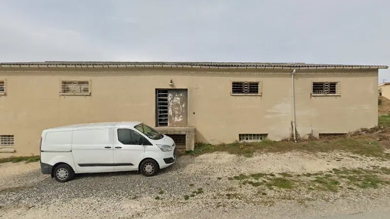 Vue de la rue devant J2L GARAGE, Saint-Maurice-de-Cazevieille