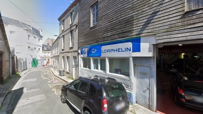 Vue de la rue devant garage lorphelin as autofecampois top garage, Fécamp
