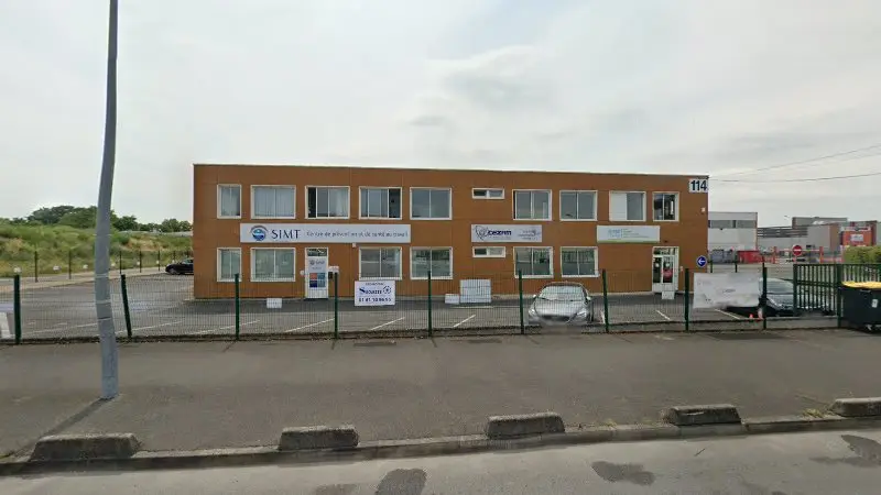 Vue de la rue devant Carrosserie Meldoise, Meaux