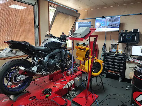 Photo publiée sur la fiche Google de GOLDEN WOLF RACING - Préparateur Moto Haute Vienne 87 - Limousin, Jouac