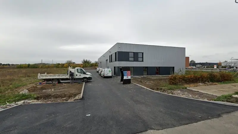 Vue de la rue devant Carrosserie Valembois | Garage à Beuvry - MOTRIO, Beuvry
