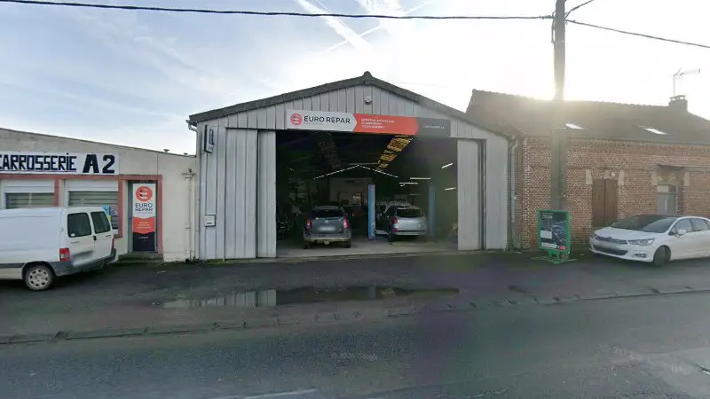 Vue de la rue devant Eurorepar Carrosserie A2, Rosières-en-Santerre