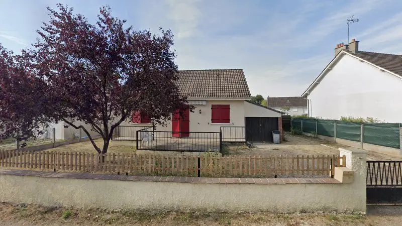 Vue de la rue devant JL Motor - Garagiste à domicile, Vitry-aux-Loges