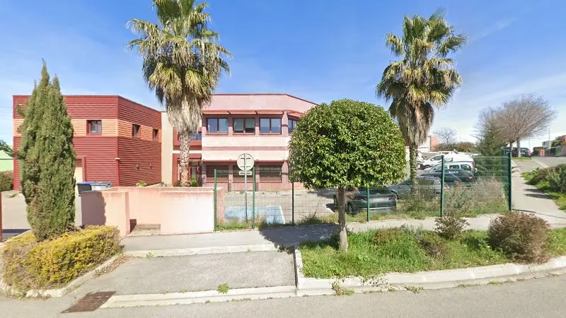 Vue de la rue devant JV Carrosserie 34, Saint-Aunès